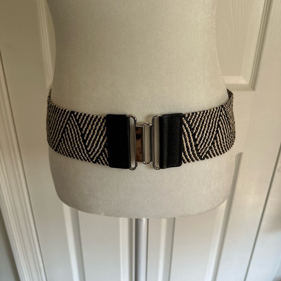 Vince Camuto Stretch Belt Size S/M - Picture 11 of 14